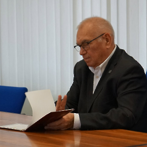 Dyplom Ukraińskiej Akademii Nauk Pedagogicznych dla prof. Zbigniewa Kruszewskiego