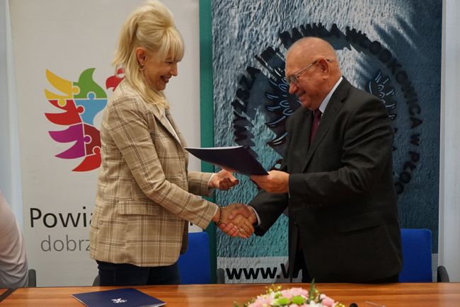 Rektor, prof. Zbigniew Kruszewski, Wicestarosta Iwona Sierocka