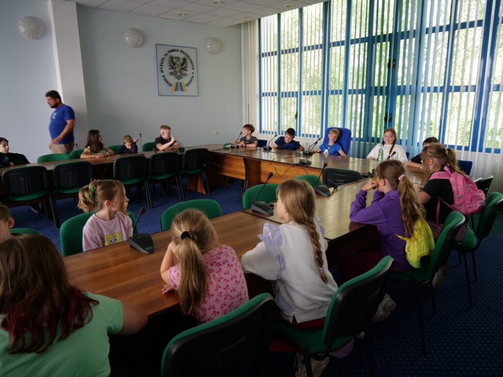 Uczniowie na auli
