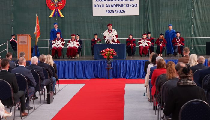 Rektor oraz Senat Uczelni na scenie