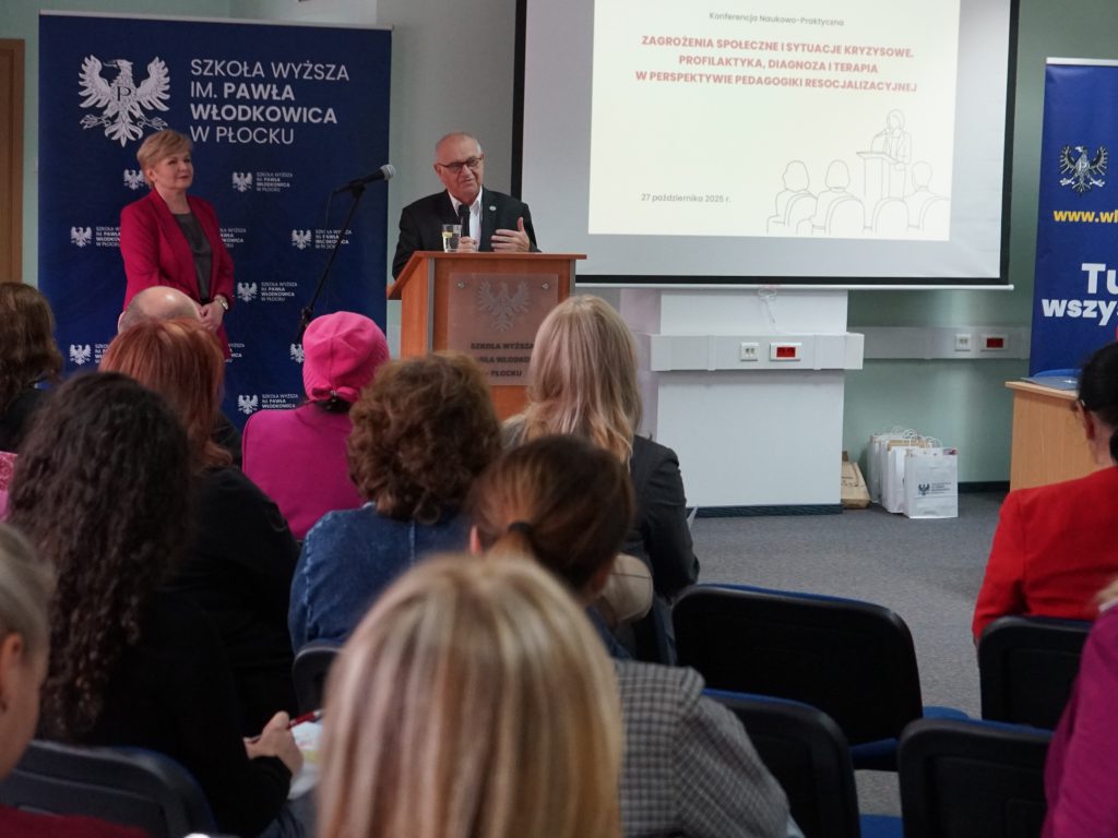 prof. M. Kamińska, przemawia prof. Z. Kruszewski