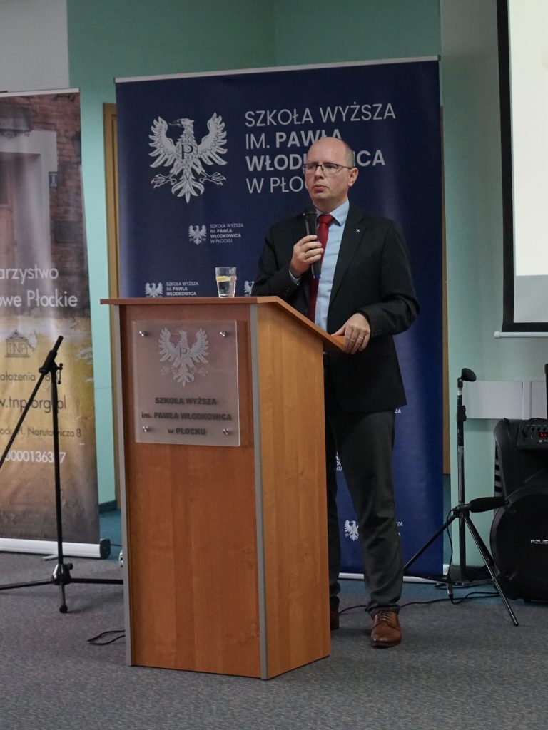 Przemawia dr hab. Błażej Kmieciak, prof. APS