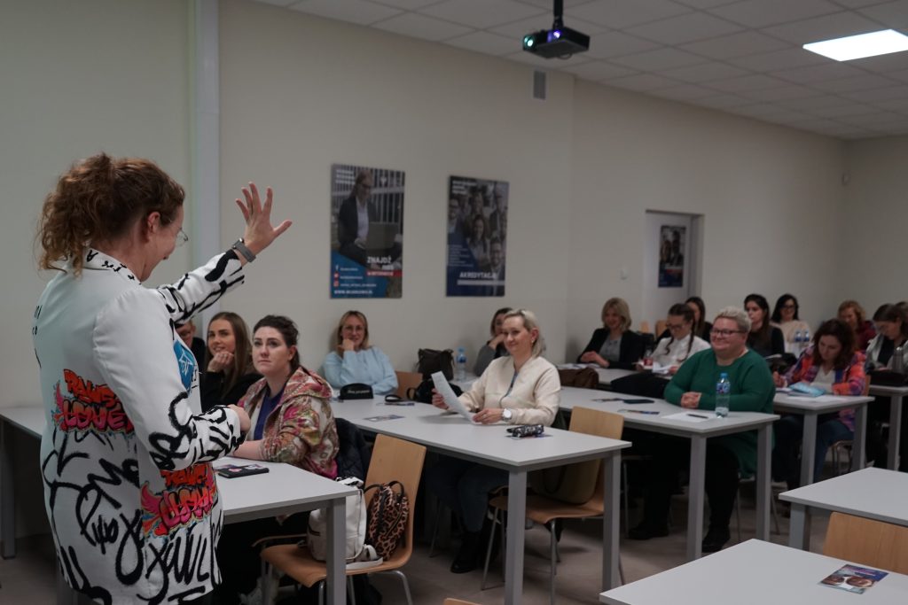 Grupa szkoleniowa podczas zajęć