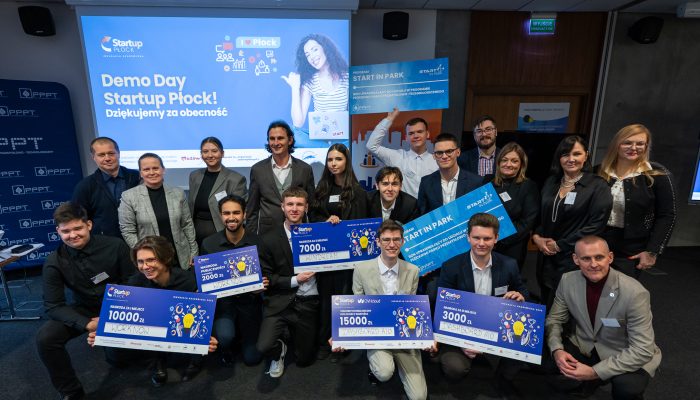 Uczestnicy spotkania - zdjęcie grupowe