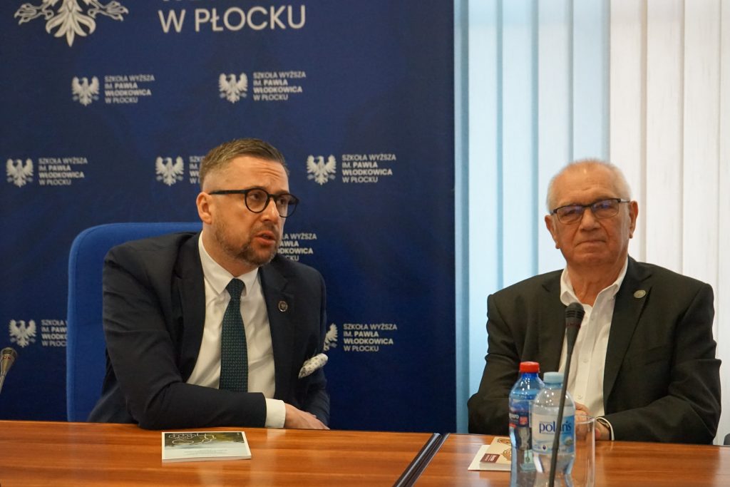 od lewej strony: Minister Kulasek, Rektor Kruszewski