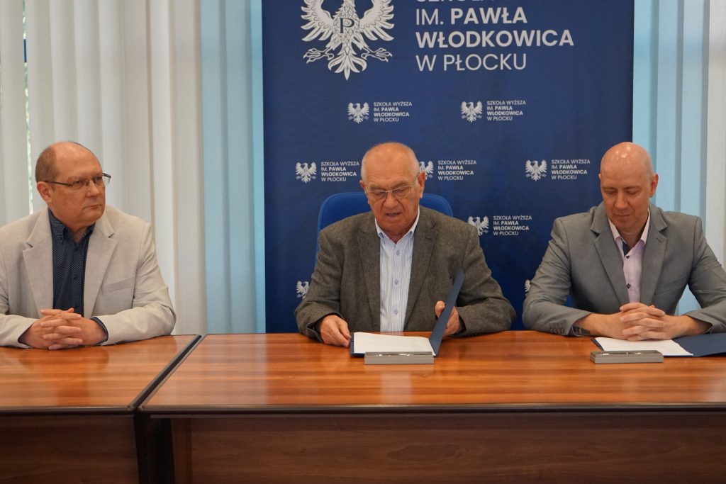 dr inż. Robert Żak, prof. Zbigniew Kruszewski i Piotr Głydziak