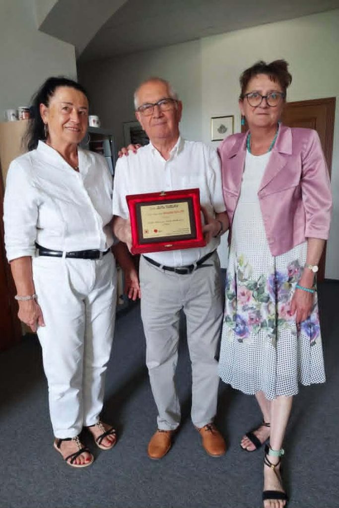 od lewej strony: dr Marianna Cichocka; prof. Zbigniew Kruszewski, Rektor; dr Maria Chmielewska