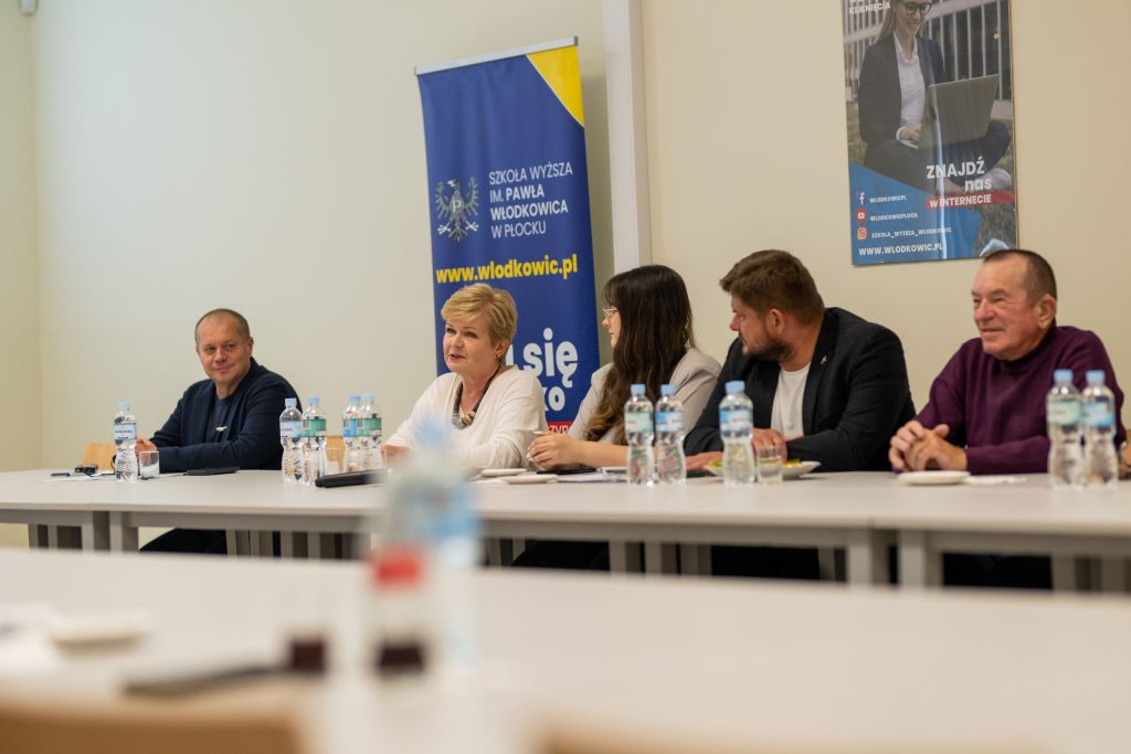 Zdjęcie przedstawiające posiedzenie Rady pracodawców