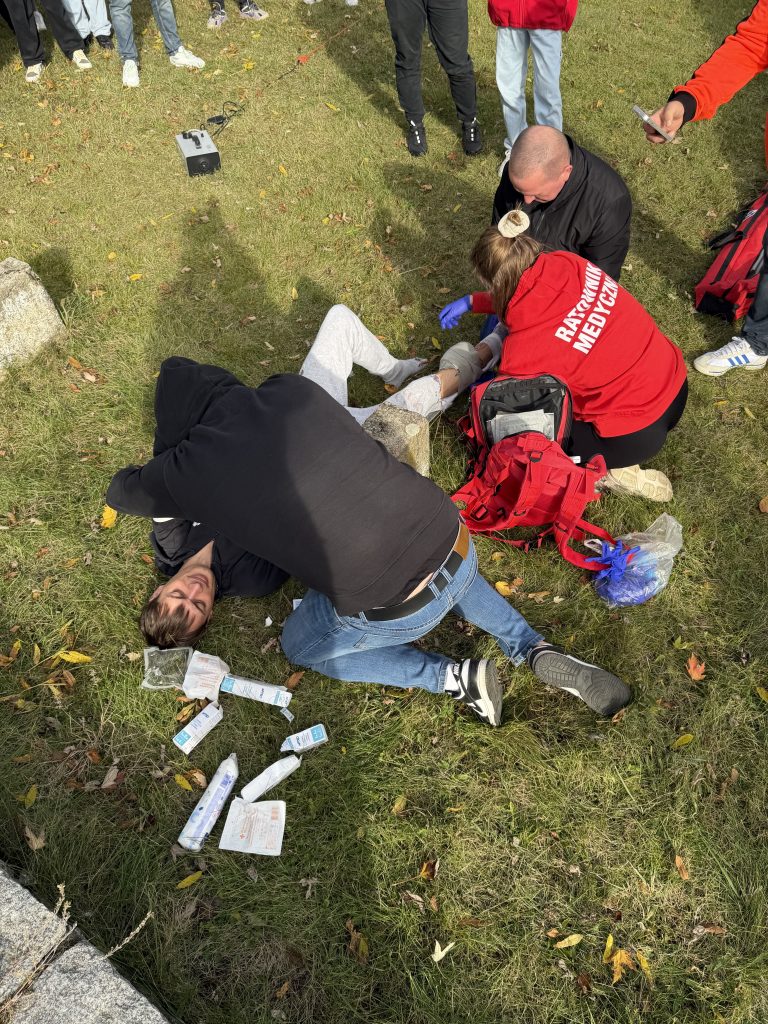 Studenci przeprowadzają RKO